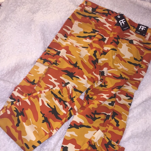 Brand new Camo pants ( with tags ) - Picture 3 of 3